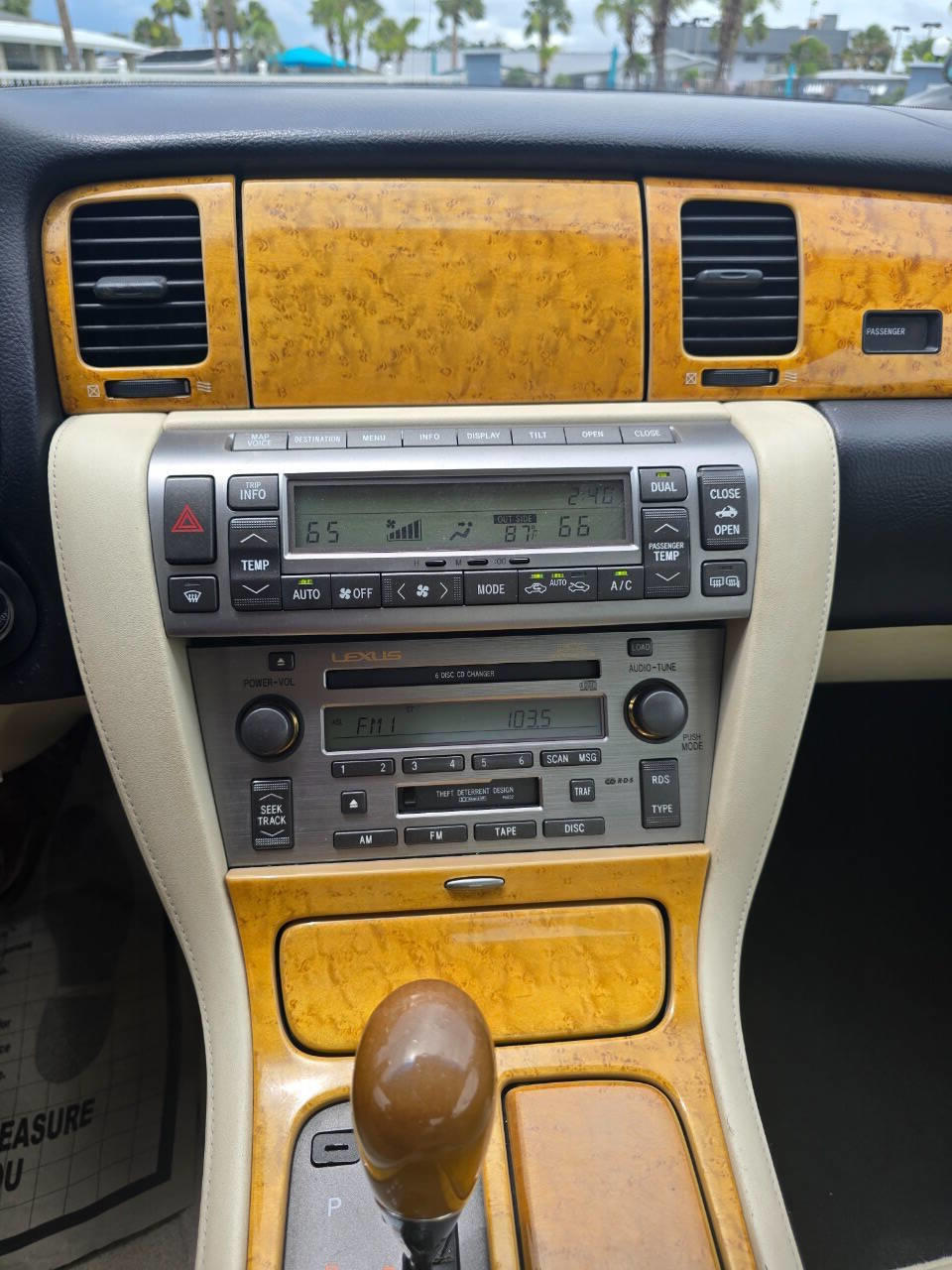2003 Lexus SC 430 Base photo 14