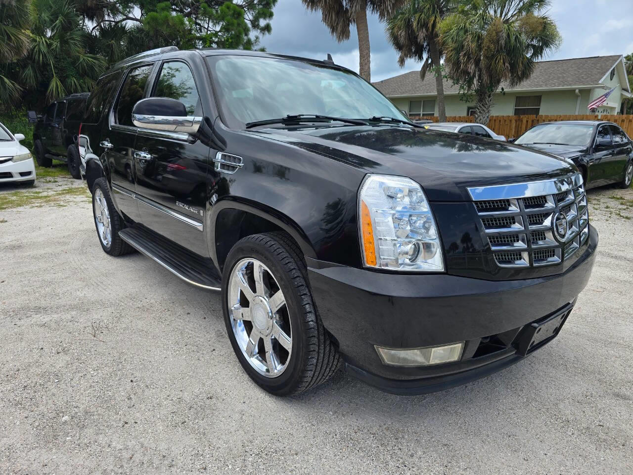 2008 Cadillac Escalade Luxury photo 3