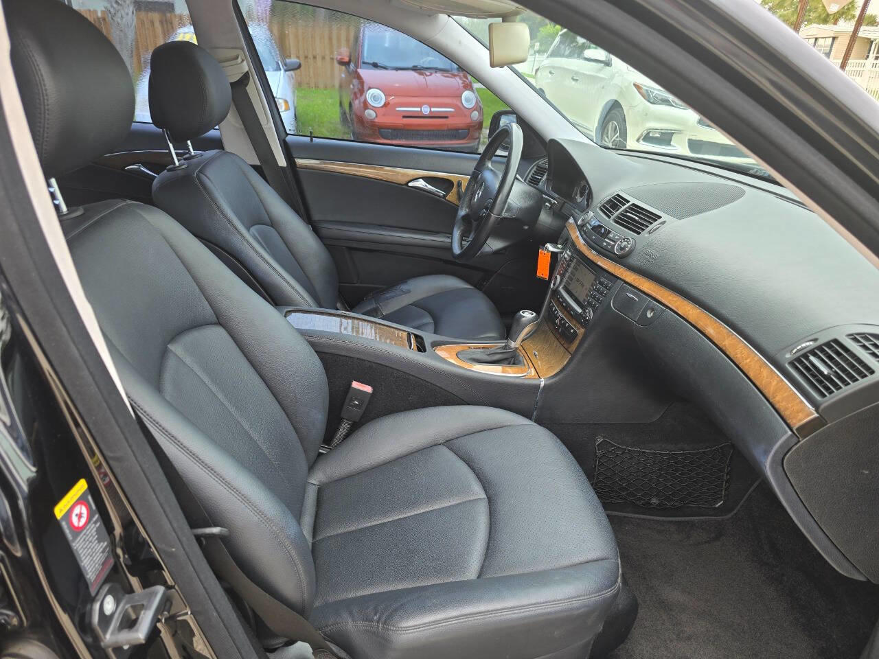 2008 Mercedes Benz E Sedan photo 2