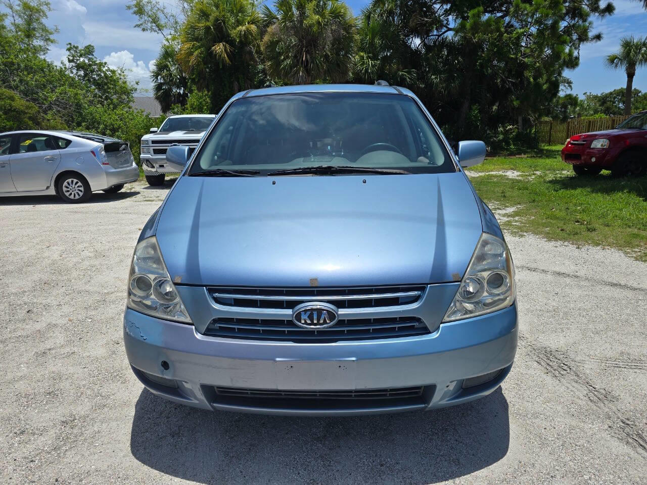 2009 Kia Sedona LX photo 3