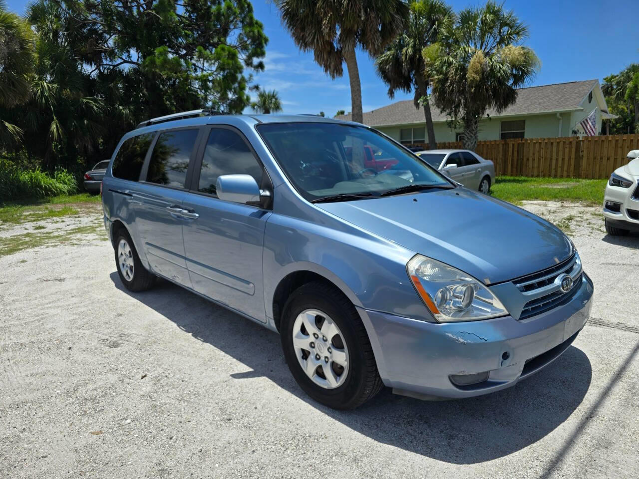 2009 Kia Sedona LX photo 5