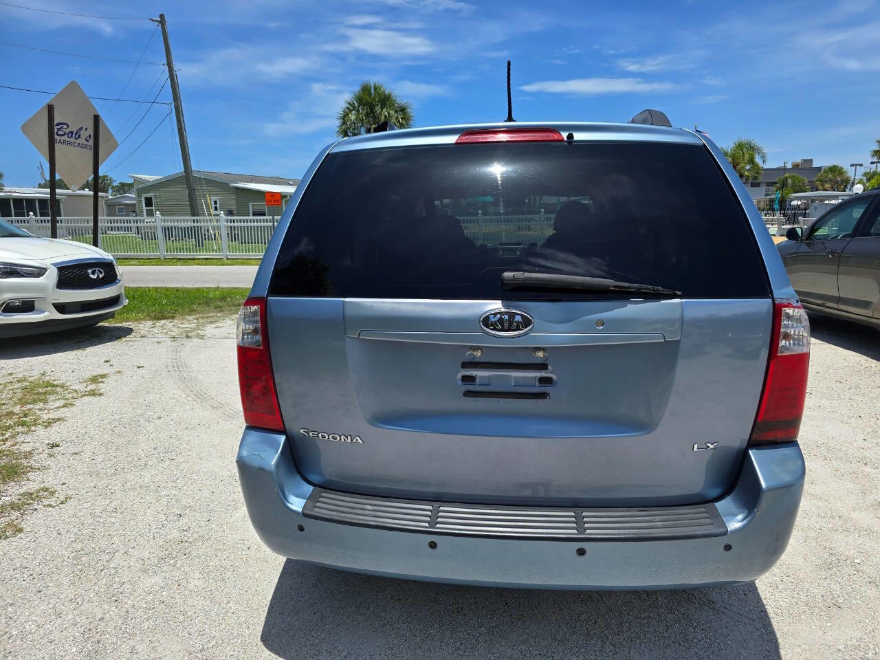 2009 Kia Sedona LX photo 9