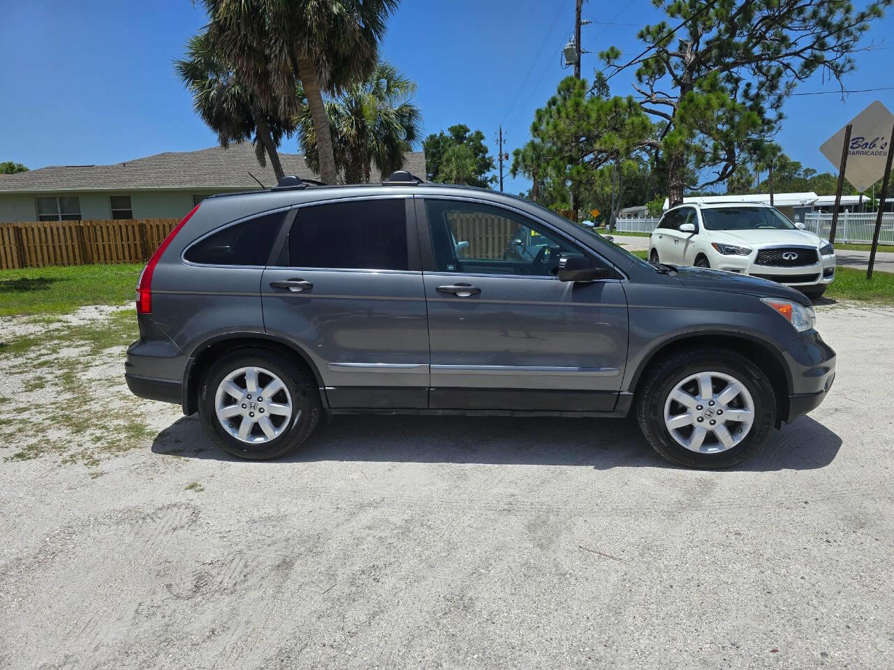 2011 Honda CR-V SE photo 5