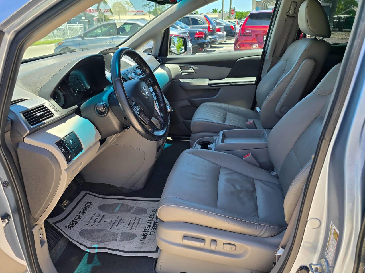 2011 Honda Odyssey photo 12