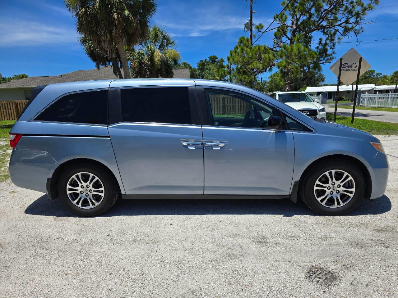2011 Honda Odyssey photo 4