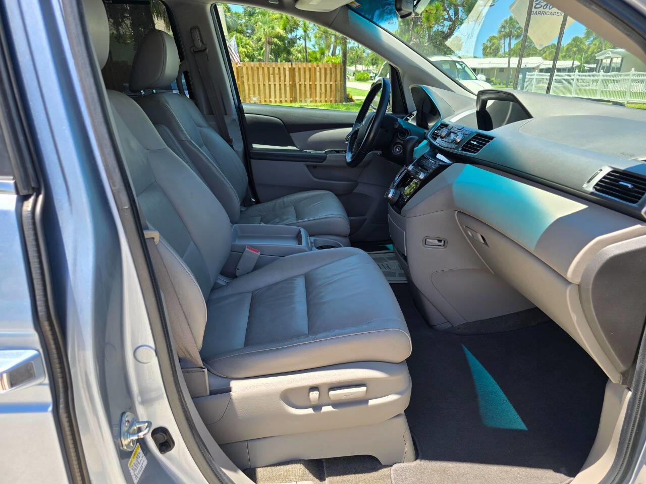 2011 Honda Odyssey photo 5