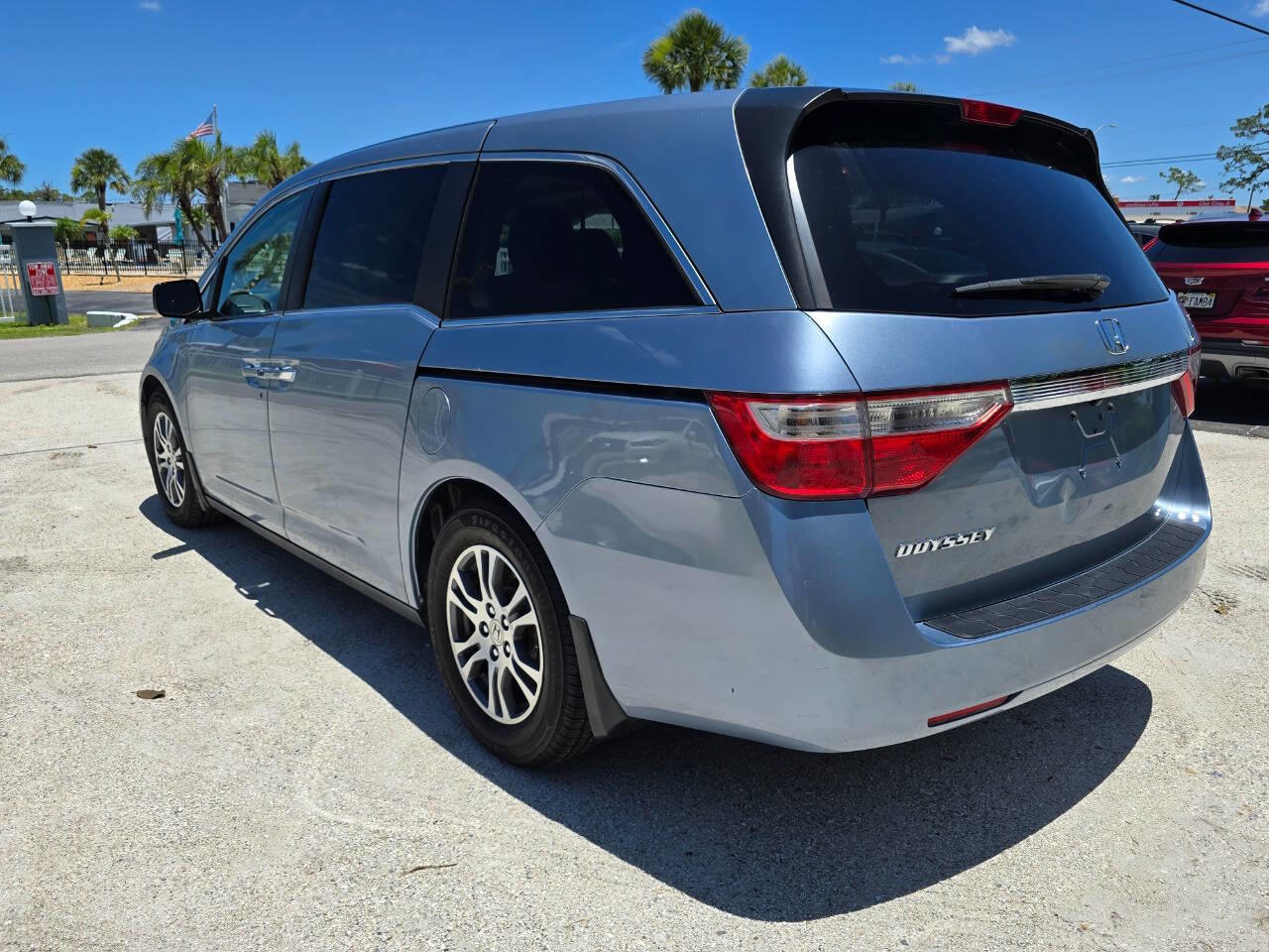 2011 Honda Odyssey photo 9