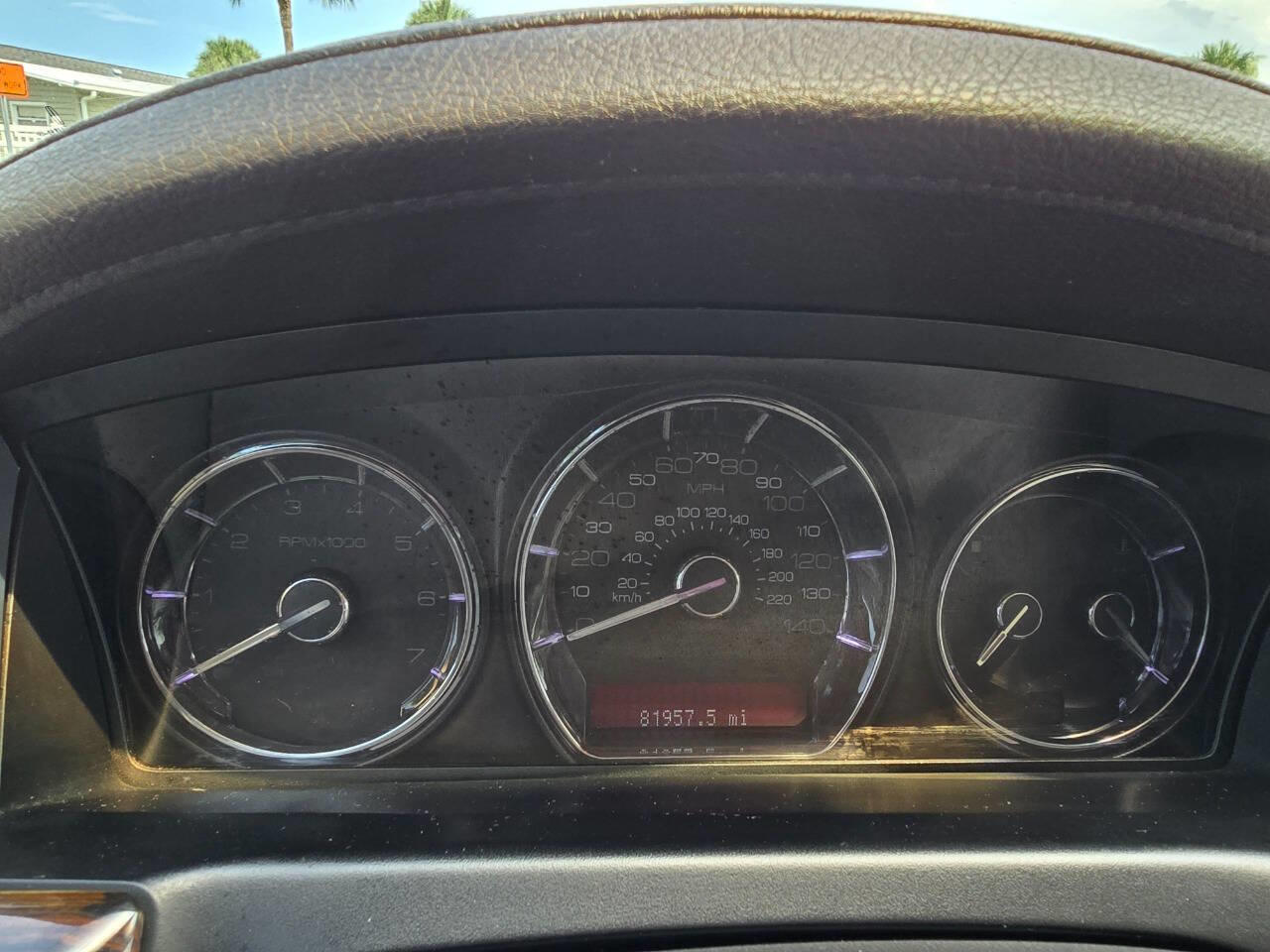 2011 Lincoln MKS photo 12