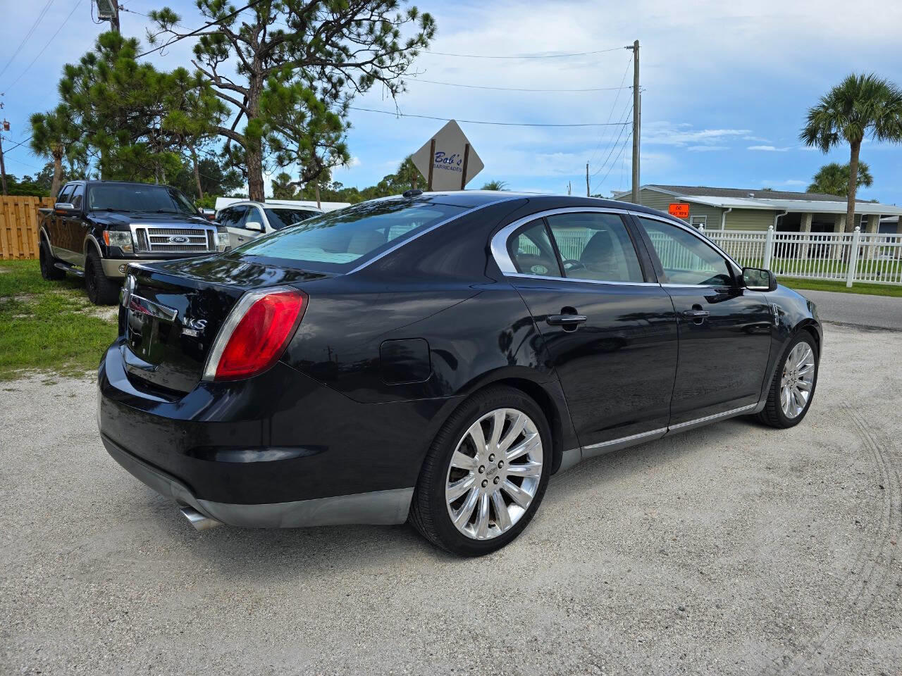 2011 Lincoln MKS photo 7