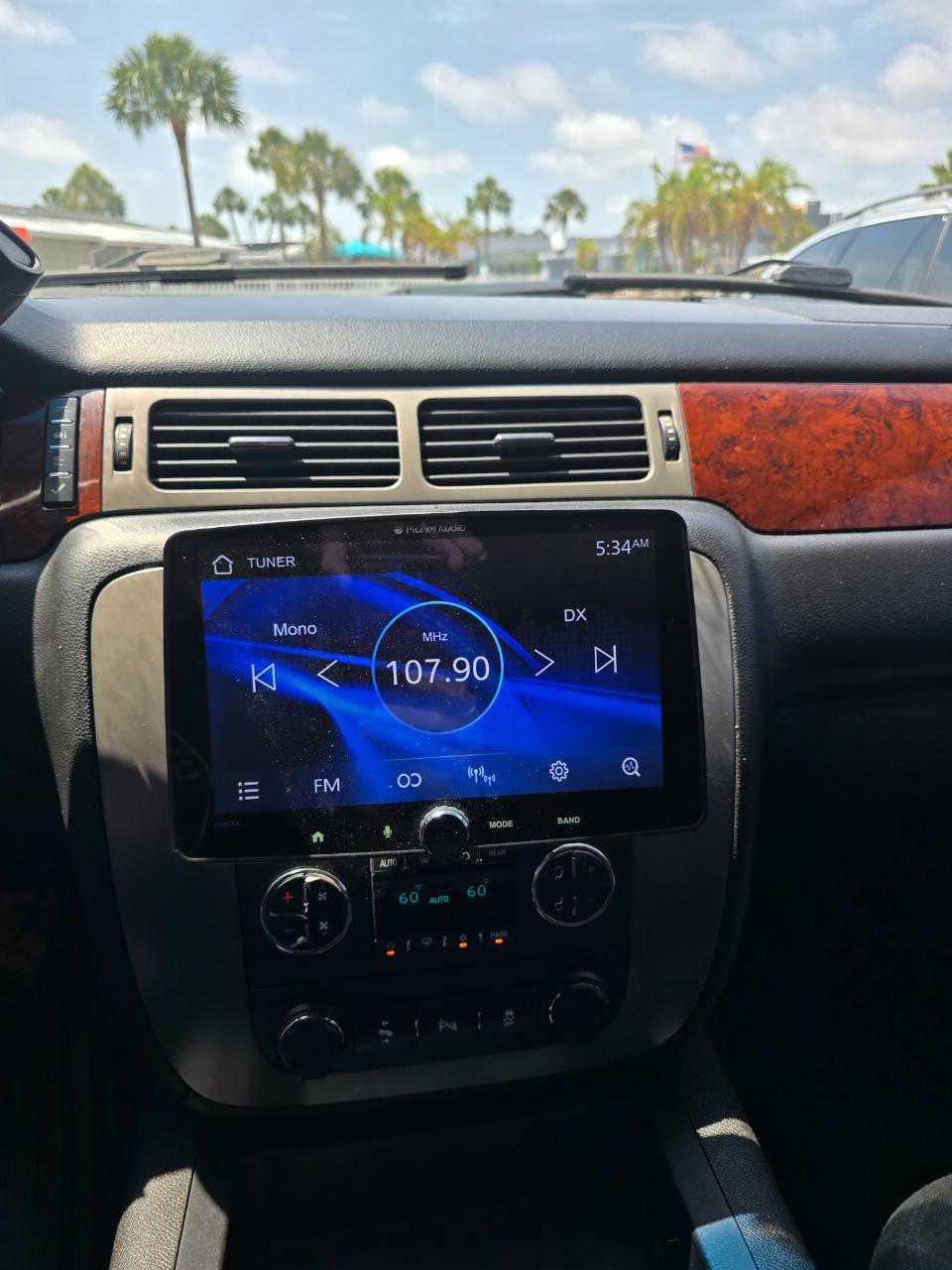 2012 Gmc Yukon SLE photo 12