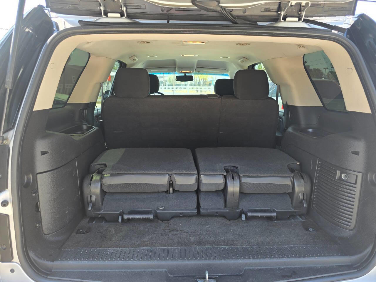 2012 Gmc Yukon SLE photo 6