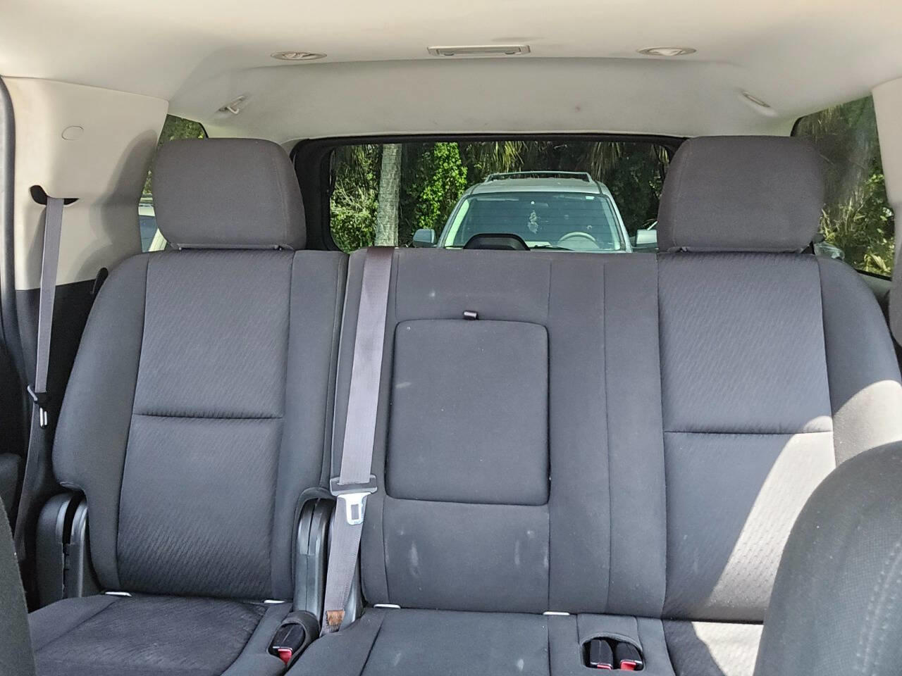2012 Gmc Yukon SLE photo 8